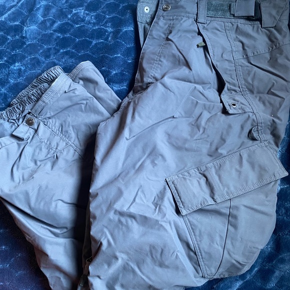 Mens medium snowpants - Picture 1 of 4